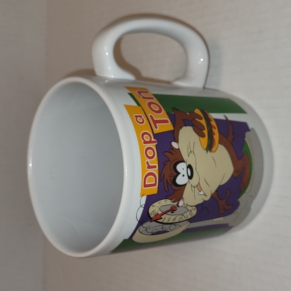 Adorable Warner Brothers Tasmanian Devil Jumbo Mug - Picture 6 of 15
